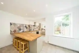 26 King Charles Crescent, photo 3