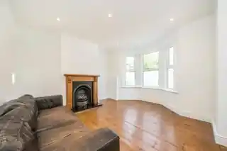 26 King Charles Crescent, photo 2