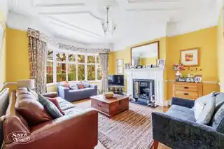 26 Lavington Road, photo 3