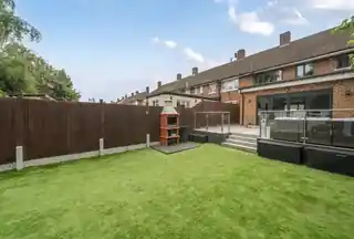 26 Maple Close, photo 3