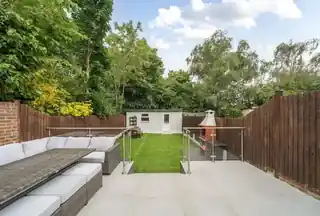 26 Maple Close, photo 2
