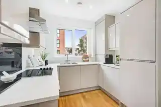 26 Reynard Way, photo 2