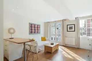 26 Royal Crescent Mews, photo 2