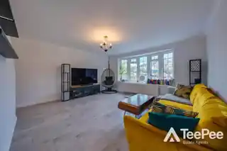 26 Slades Hill, photo 3