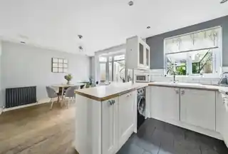 26 Staines Avenue, photo 2