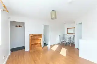 26 Vaughan Way, photo 2