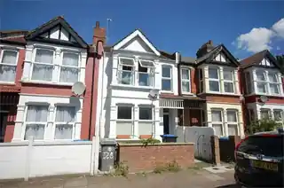26 Yewfield Road, photo 3