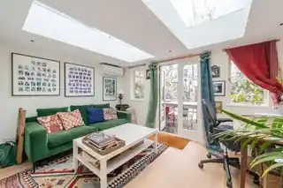 260 Latimer Road, photo 3
