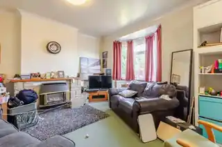 263 Burnt Oak Lane, photo 3
