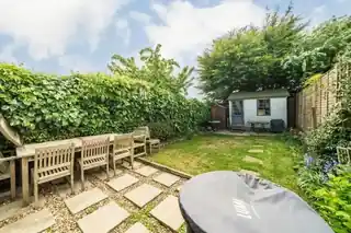 265 Squires Lane, photo 4
