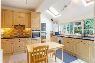 265 Waldegrave Road, photo 3
