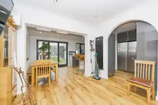 267 Raeburn Avenue, photo 4
