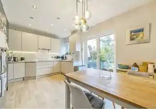 268 Well Hall Road, photo 3