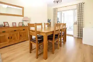 268 Wennington Road, photo 4