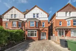 26B Fairmile Avenue, photo 3