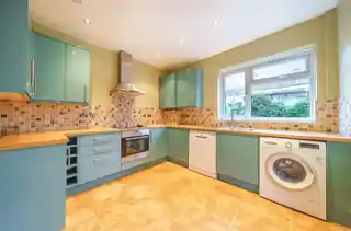 27 Ackroyd Road, photo 4