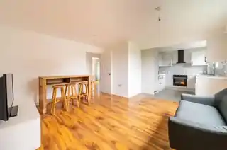 27 Albatross Close, photo 3