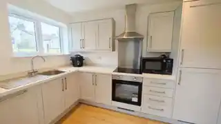 27 Benares Road, photo 2