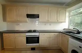 27, Benwood Court, Benhill Wood Road, photo 4