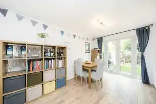 27 Briar Close, photo 4