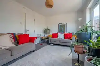 27 Burnett Close, photo 4