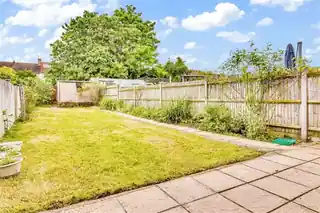27 Camborne Road, photo 3