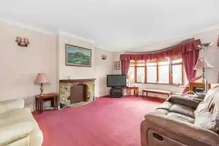 27 Cotleigh Avenue, photo 4