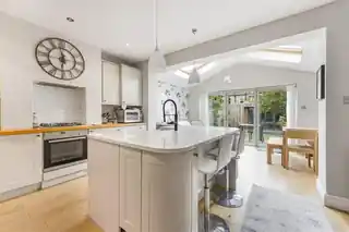 27 Edna Road, photo 2