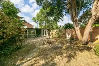 27 Exeter Road, photo 2