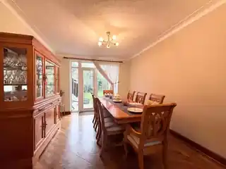 27 Fairfield Crescent, photo 3