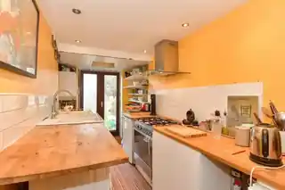 27 Gloucester Road, photo 3