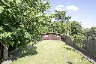 27 Greenheys Drive, photo 3