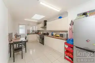 27 Grosvenor Park Road, photo 2