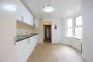 27 Henderson Road, photo 2