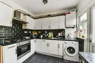 27 Higham Road, photo 2