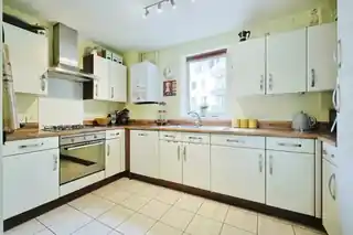 27, Hornby Court, High Road, photo 3