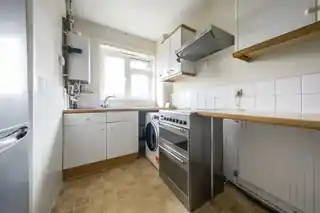 27 Kenmore Close, photo 3