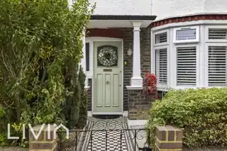 27 Kingscote Road, photo 2