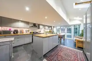 27 Landcroft Road, photo 2