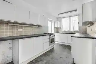 27 Langham Road, photo 2