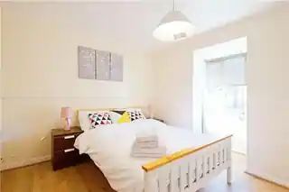 27 Manor Close, photo 4