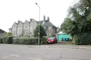 27 Manor Road, photo 2