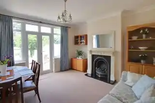 27 Nursery Close, photo 3