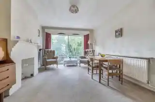 27 Oakdene Park, photo 3