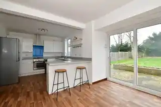 27 Riddlesdown Road, photo 3