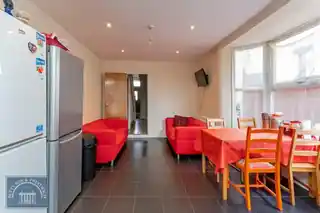 27 Rosebery Avenue, photo 4