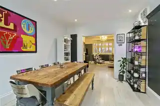 27 Somerton Avenue, photo 3
