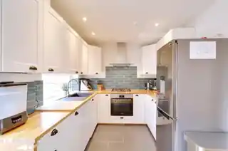 27 South Hall Drive, photo 4