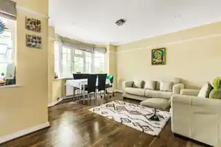 27 Springfield Close, photo 2