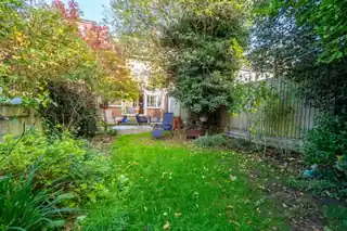 27 Stoughton Avenue, photo 3